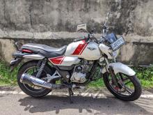 https://riyasewana.com/uploads/bajaj-v-15-71013406675.jpg