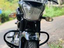Bajaj V12 2017 Motorbike