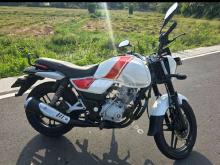 Bajaj V15 2016 Motorbike