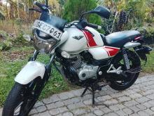 Bajaj V15 2016 Motorbike