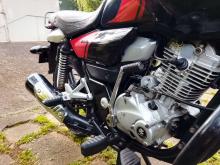 https://riyasewana.com/uploads/bajaj-v15-13707096635.jpg