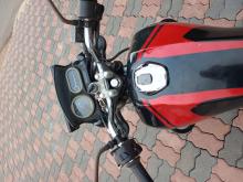 https://riyasewana.com/uploads/bajaj-v15-150-11753476356.jpg