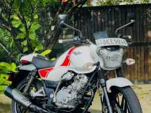 Bajaj V15 2016 Motorbike