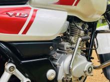 https://riyasewana.com/uploads/bajaj-v15-1817302824993.jpg
