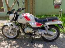 Bajaj V15 2016 Motorbike