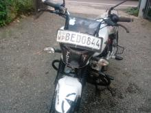 Bajaj V15 2016 Motorbike
