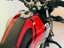 https://riyasewana.com/uploads/bajaj-v15-216145319065.jpg