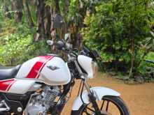Bajaj V15 2017 Motorbike