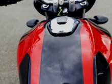 https://riyasewana.com/uploads/bajaj-v15-2618501513223.jpg