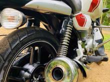 https://riyasewana.com/uploads/bajaj-v15-2715084924113.jpg