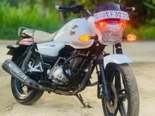 Bajaj V15 2016 Motorbike