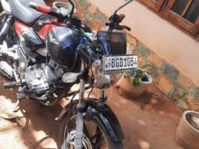 https://riyasewana.com/uploads/bajaj-v15-4154346406266.jpg
