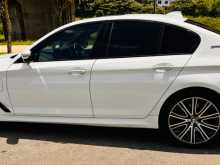 https://riyasewana.com/uploads/bmw-530e-2017-2611463812274.jpg