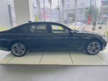 https://riyasewana.com/uploads/bmw-740le-m-8131041415.jpg