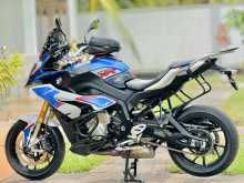 https://riyasewana.com/uploads/bmw-s1000xr-2611110322112.jpg