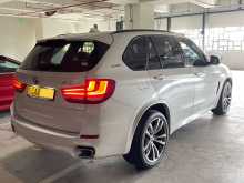 https://riyasewana.com/uploads/bmw-x5-232122494213.jpg
