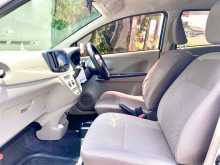 https://riyasewana.com/uploads/daihatsu-mira-2016-814130912673.jpg