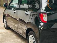 https://riyasewana.com/uploads/daihatsu-mira-2023-2322530012704.jpg
