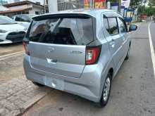 https://riyasewana.com/uploads/daihatsu-mira-301327434542.jpg
