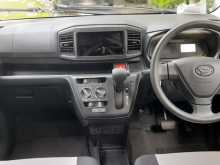 https://riyasewana.com/uploads/daihatsu-mira-es-2390735486.jpg