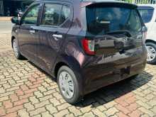 https://riyasewana.com/uploads/daihatsu-mira-es-2713282734.jpg