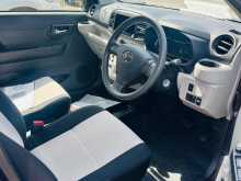 https://riyasewana.com/uploads/daihatsu-mira-es-27132827585.jpg