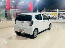 https://riyasewana.com/uploads/daihatsu-mira-es-3090307184.jpg