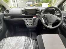 https://riyasewana.com/uploads/daihatsu-mira-es-31121124686.jpg