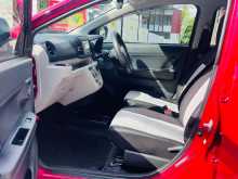 https://riyasewana.com/uploads/daihatsu-mira-es-5829434063.jpg