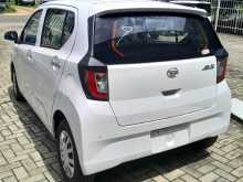 https://riyasewana.com/uploads/daihatsu-mira-es-592111374.jpg