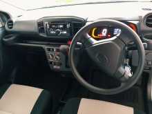 https://riyasewana.com/uploads/daihatsu-mira-es-61824494963.jpg