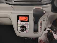 https://riyasewana.com/uploads/daihatsu-mira-g-2023-38081712453.jpg