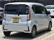 https://riyasewana.com/uploads/daihatsu-move-19112459274.jpg