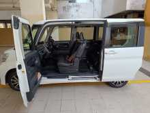 https://riyasewana.com/uploads/daihatsu-tanto-custom-2017-117491612384.jpg