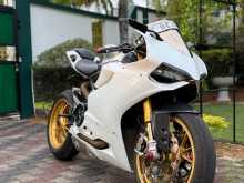 https://riyasewana.com/uploads/ducati-1199-panigale-517043813841.jpg