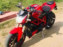 https://riyasewana.com/uploads/ducati-streetfighter-69060924421.jpg