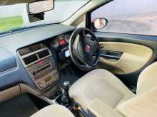 https://riyasewana.com/uploads/fiat-linea-emotion-2011-128213212102.jpg
