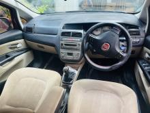 https://riyasewana.com/uploads/fiat-linea-emotion-814305417924.jpg