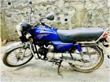 Hero-Honda CD Dawn 2004 Motorbike