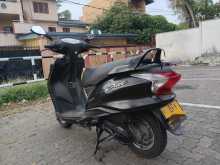 https://riyasewana.com/uploads/hero-duet-2319443613403.jpg