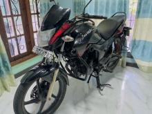 Hero Hunk 2015 Motorbike