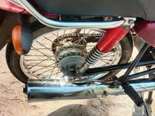 https://riyasewana.com/uploads/hero-honda-cd-100-41618056724.jpg