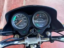 https://riyasewana.com/uploads/hero-honda-cd-down-101905186454.jpg