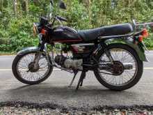 Hero-Honda CD100 Deluxe 2000 Motorbike