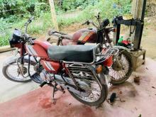 https://riyasewana.com/uploads/hero-honda-cd100ss-1017563324331.jpg