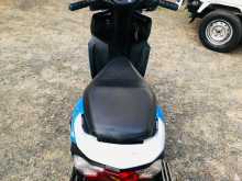 https://riyasewana.com/uploads/hero-honda-dio-137304013943.jpg