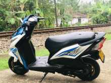 https://riyasewana.com/uploads/hero-honda-dio-1620090422863.jpg