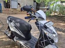 https://riyasewana.com/uploads/hero-honda-dio-1919395542721.jpg