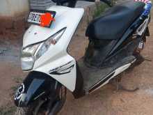 https://riyasewana.com/uploads/hero-honda-dio-201840094233.jpg