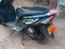 https://riyasewana.com/uploads/hero-honda-dio-201840476106.jpg